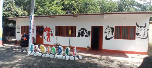 Hostal Hospedaje La Casa Del Caballo - El Dindal