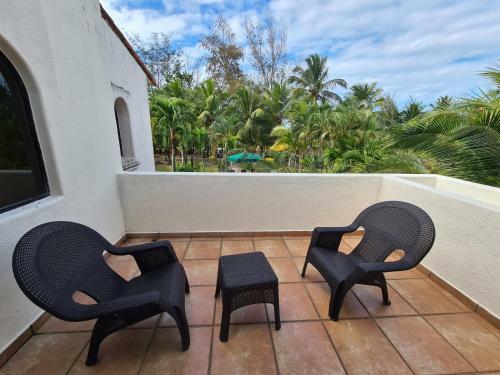 Casa Del Arte, A Luxury Beachfront Villa With Private Pool