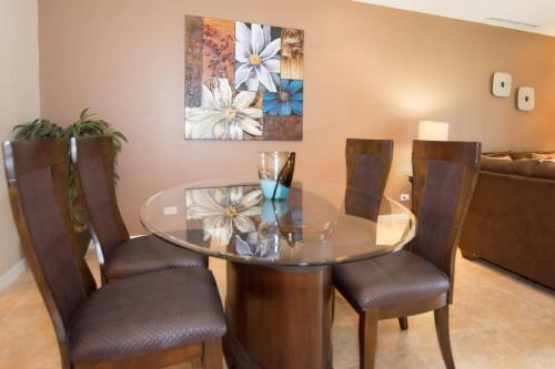 Colorfully Decorated 3rd-floor Unit Overlooking Pool At Pacifico In Coco