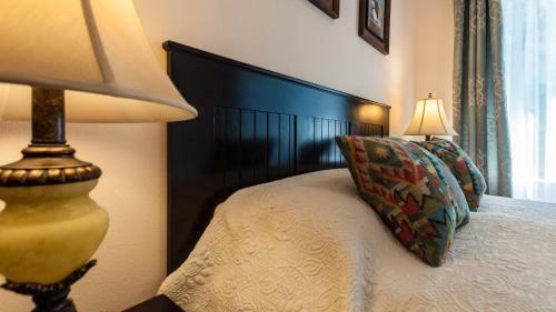2-bedroom, 2-bath Condo Near Beach
