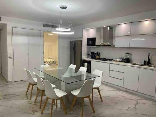 Apartamento Duplex Nuevo Con Vista Al Mar Y Piscina