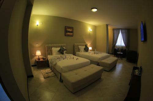 Daisy Hotel