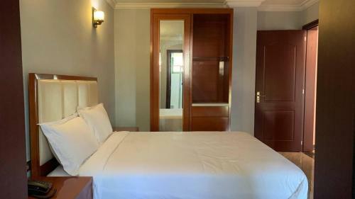 Golden Park Apartment Hotel