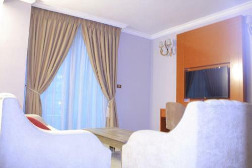 Golden Park Apartment Hotel