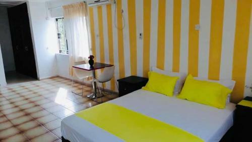 Hostal Zunox Guest House