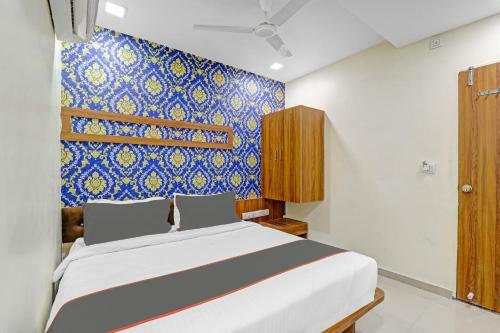 Collection O 84057 Hotel Grand