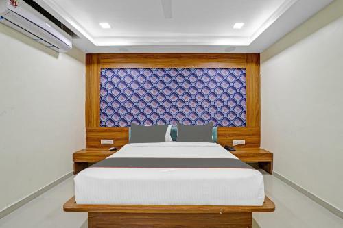 Collection O 84057 Hotel Grand