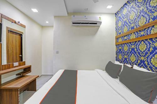 Collection O 84057 Hotel Grand