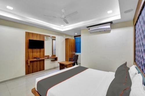 Collection O 84057 Hotel Grand