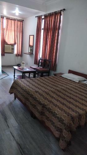Gaurav Hotel