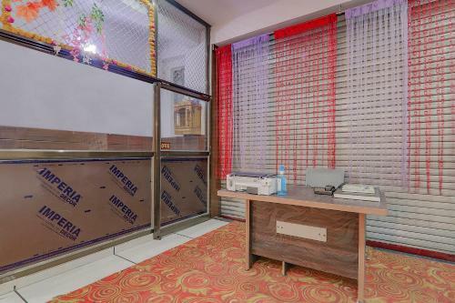 Oyo Flagship 83435 A2z Hotel And Banquet