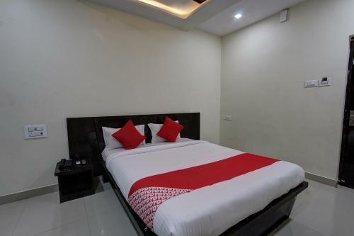 Collection O 38566 Mk Hotel And Lodge