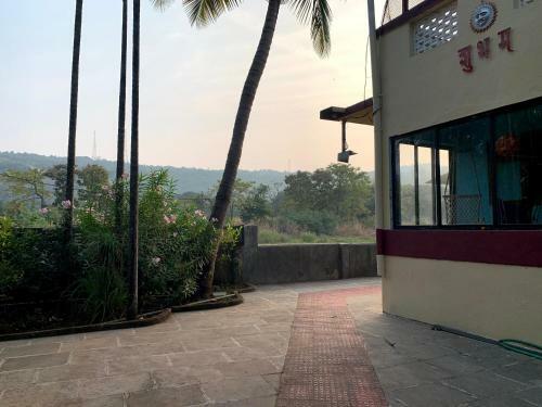 Hostal Shubham Harnai Holidays