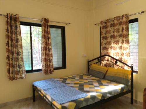 Hostal Shubham Harnai Holidays