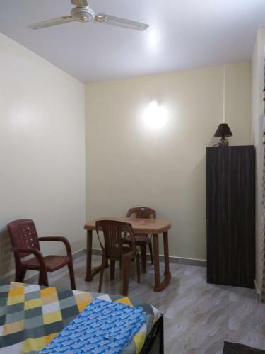 Hostal Shubham Harnai Holidays