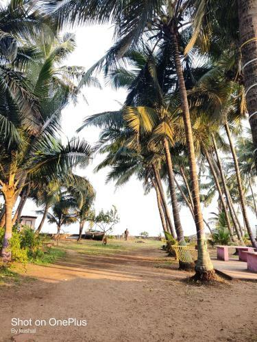 Hotel Yogiraj Beach Resort