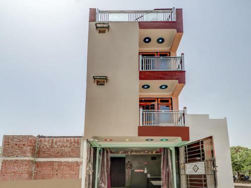 Oyo Flagship Gwl182 Hotel Mannat Inn