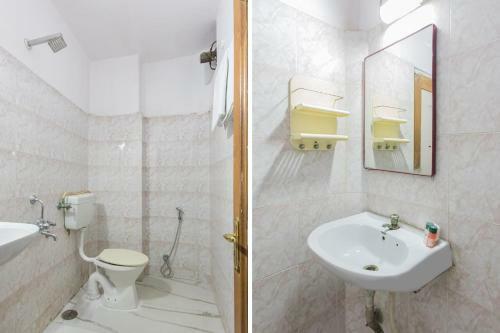 Oyo 18333 Hotel The Awesome