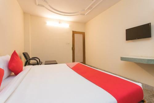 Oyo 18333 Hotel The Awesome