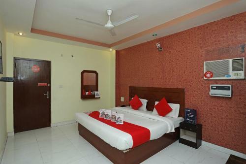 Oyo 24274 Hotel Neel Ganga
