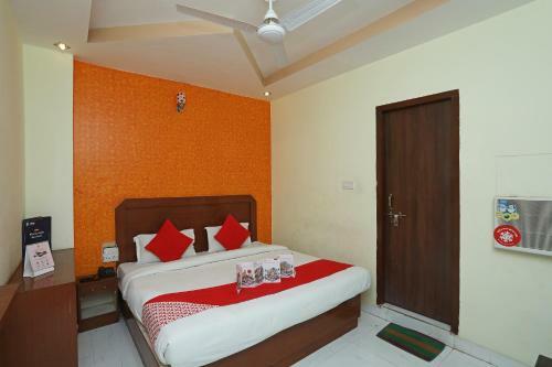 Oyo 24274 Hotel Neel Ganga