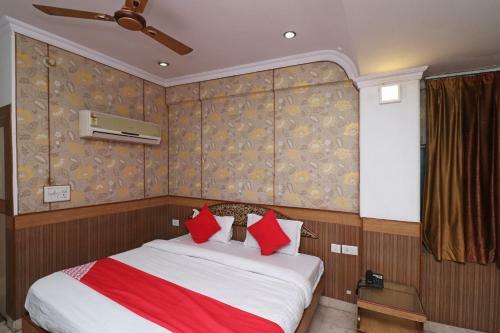 Oyo 29788 Hotel Tushar Palace