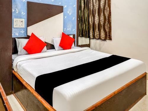 Capital O 79766 Hotel Star International