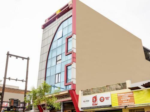 Capital O 79766 Hotel Star International
