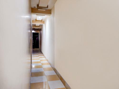 Capital O 79766 Hotel Star International
