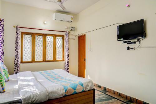 Hostal Oyo 78707 Pink House