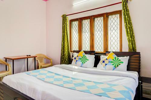 Hostal Oyo 78707 Pink House