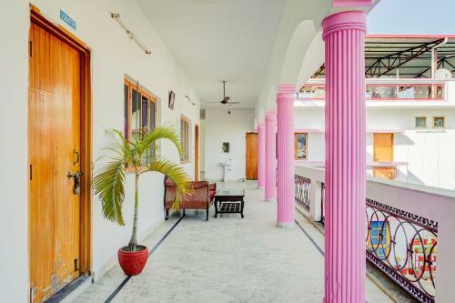 Hostal Oyo 78707 Pink House