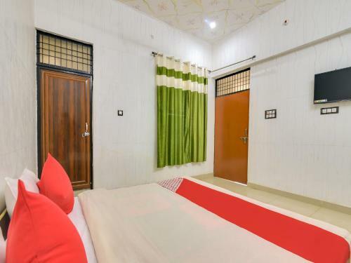 Oyo Ald222 Rajaram Singh Blessing Garden And Hotel