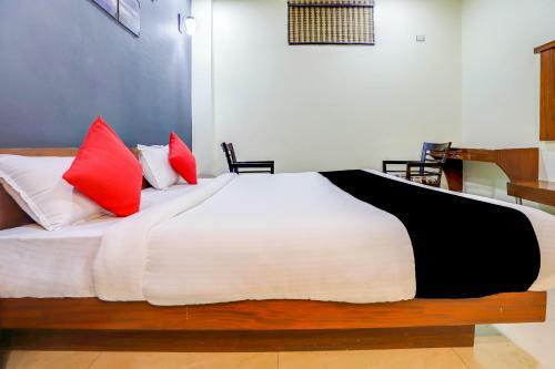 Vaccinated Staff - Capital O 31390 Hotel Ambrosia