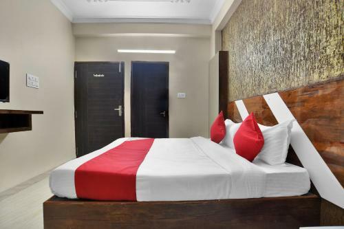 Oyo 82307 Hotel Zodiac