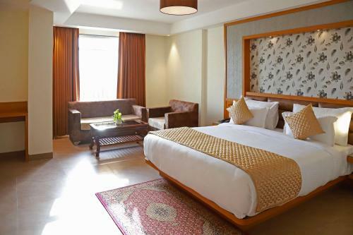 Hotel Clarion Inn Indore