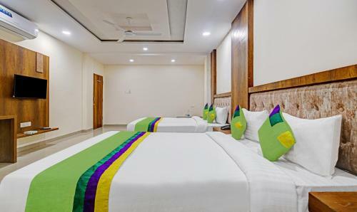 Hotel Treebo Trend Royal Empire Indore
