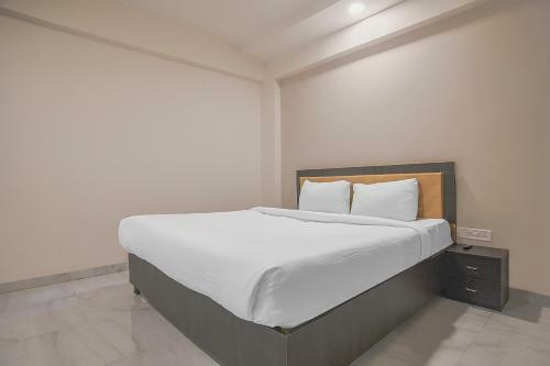 Collection O 83139 Hotel Stay Link