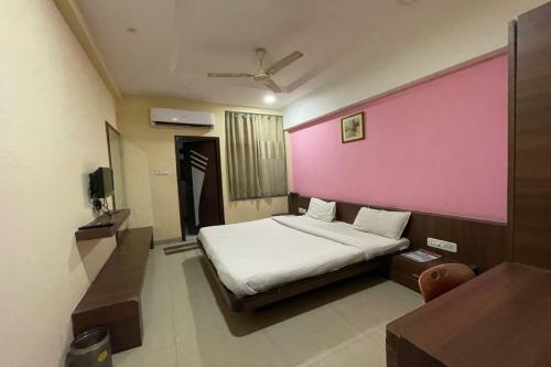 Collection O 84499 Hotel Nakshatra Inn