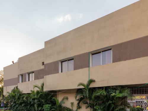 Oyo 87180 Hotel Royal Galaxy