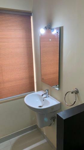 Hotel Cyc 011 Limestone Luxury