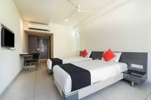 Hotel Cyc 011 Limestone Luxury