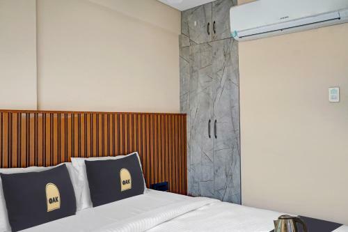 Townhouse Oak Hotel V