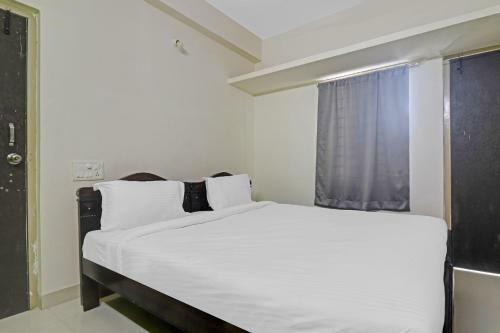 Hotel Collection O 86294 Cozzy Rooms