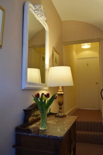 Bed & Breakfast Fosbroke House