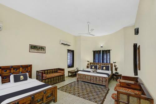 Townhouse Oak Hotel Ardency Blue
