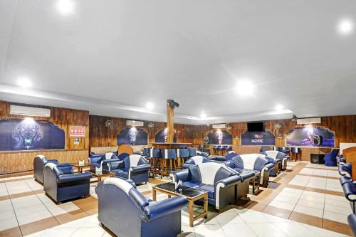 Townhouse Oak Hotel Ardency Blue