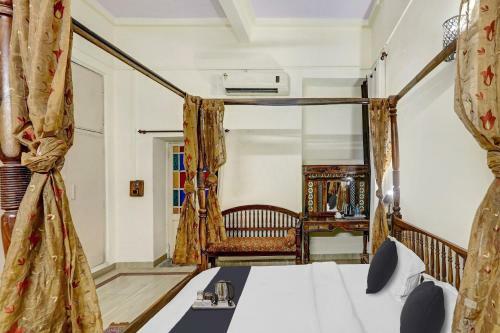 Townhouse Oak Hotel Ardency Blue