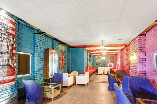 Townhouse Oak Hotel Ardency Blue