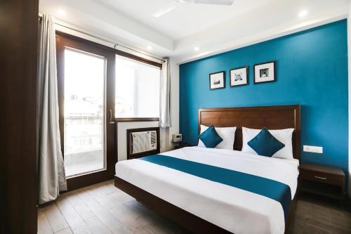 Hotel Silverkey Executive Stays 39550 Dakshin Marg Phase 2
